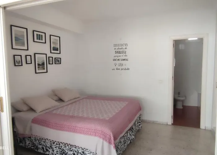 Big And Cozy With A Big Terrace In The Center Of The Old Town Marbella